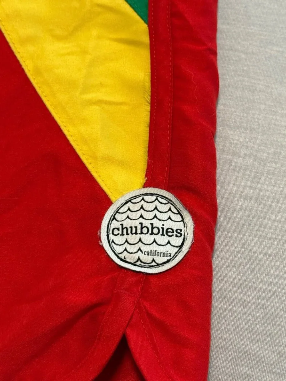 Chubbies Mens Red Yellow Green Retro Swim Trunks Board Shorts Medium M